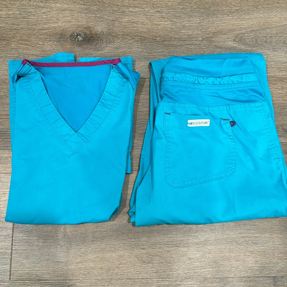 Med Couture scrub set